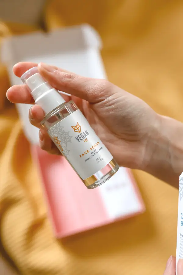 https://vegan-fox.com/wp-content/uploads/2021/09/sejas-serums-vegan-fox.webp