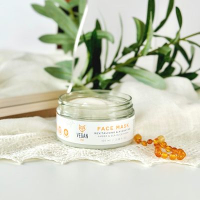 Revitalising and hydrating face mask deeply hydrates the skin, intensively rejuvenates and slows down the ageing process.