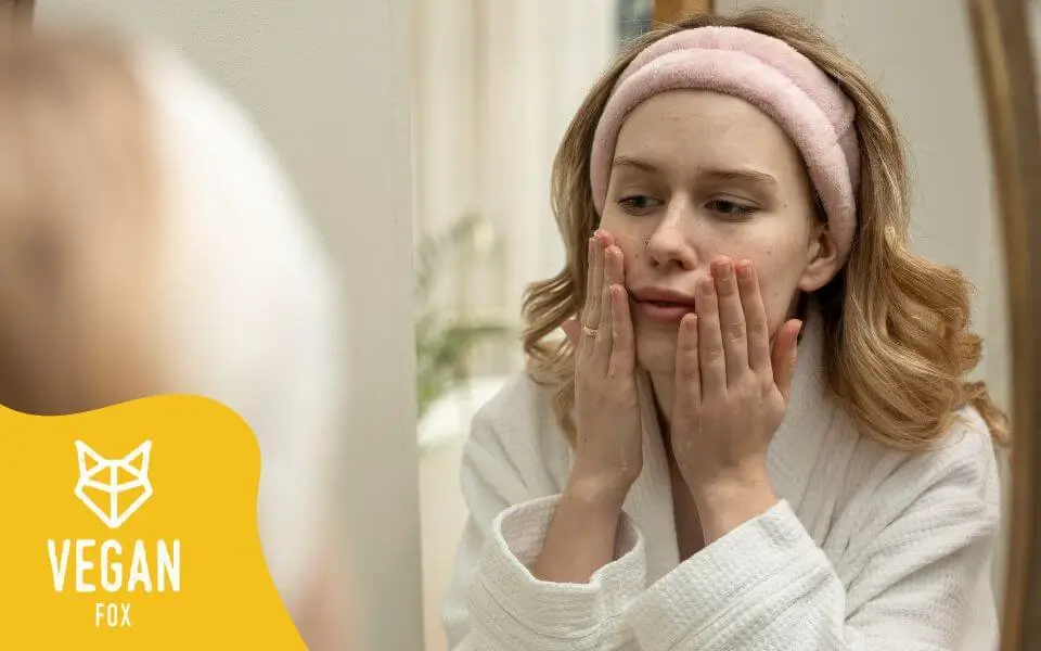 Vasara, svīšana un akne - kā sev palīdzēt?